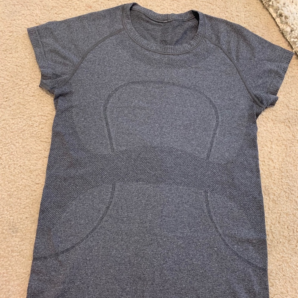 Gray Lululemon swiftly tech shirt sleeve shirt